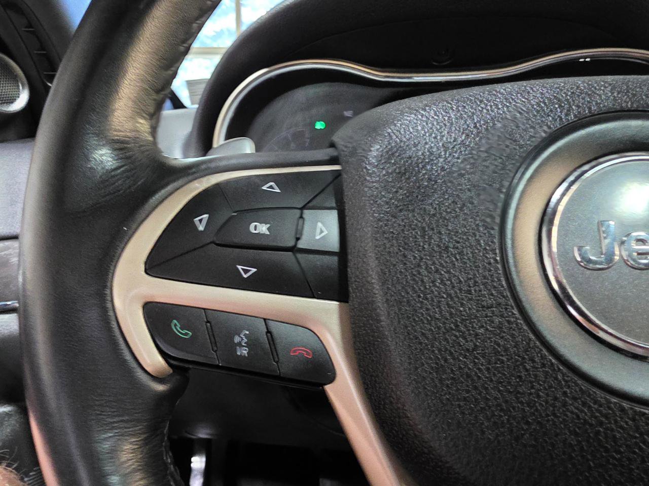 Used 2015 Jeep Grand Cherokee Limited AWD/4WD image 31