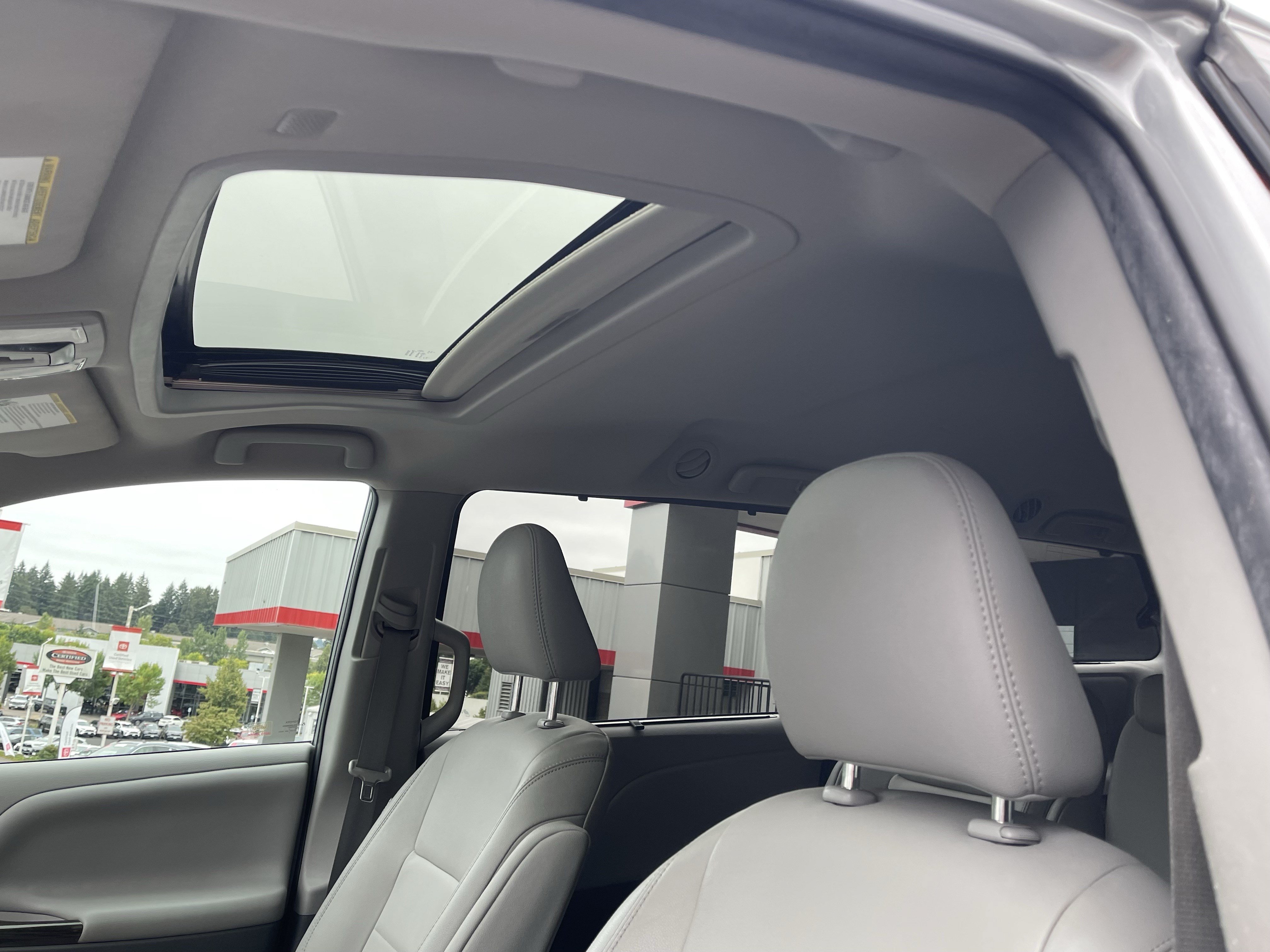 Certified 2020 Toyota Sienna XLE FWD image 22