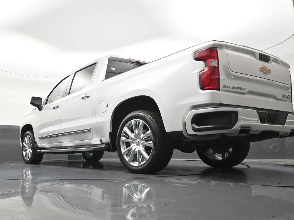 Used 2024 Chevrolet Silverado 1500 High Country w/ High Country Premium Package AWD/4WD image 26