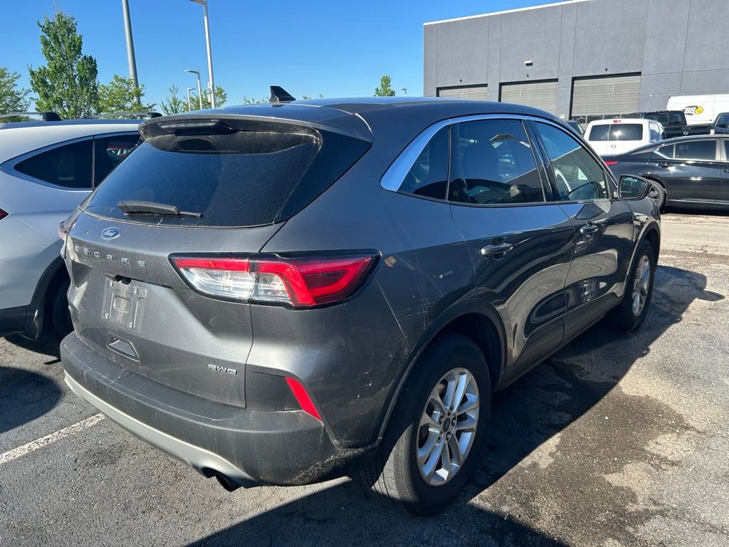 Used 2021 Ford Escape SE image 4