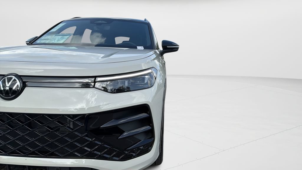 New 2026 Volkswagen Tiguan SE R-Line AWD/4WD image 32