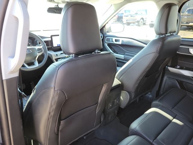 Used 2023 Ford Explorer XLT w/ Equipment Group 202A AWD/4WD image 24