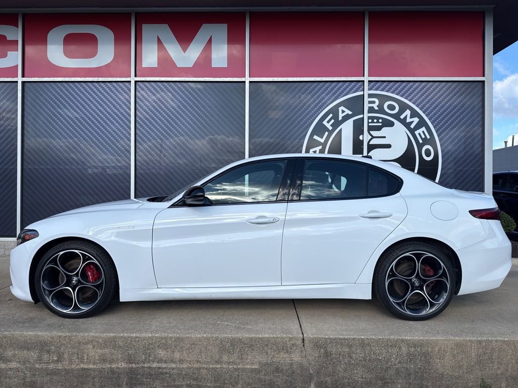 Used 2023 Alfa Romeo Giulia Veloce image 15