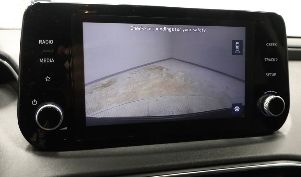 Used 2021 Hyundai Santa Fe SE image 3