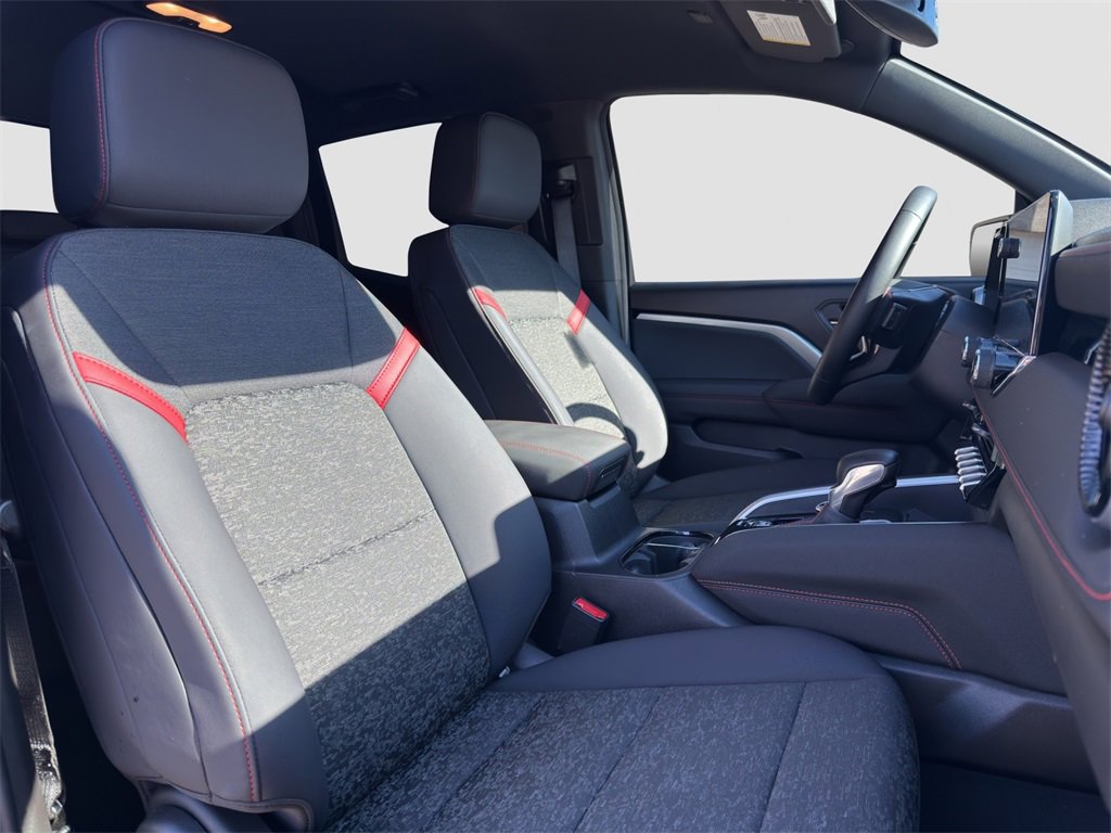 Used 2025 Chevrolet Colorado Z71 w/ Technology Package image 17