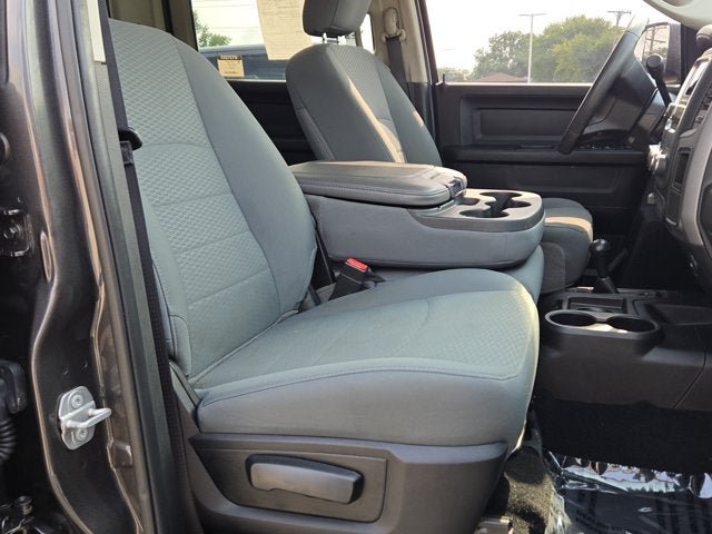 Used 2018 RAM 2500 Tradesman w/ Chrome Appearance Group AWD/4WD image 4