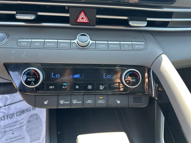 Used 2023 Hyundai Elantra SEL w/ Convenience Package FWD image 19