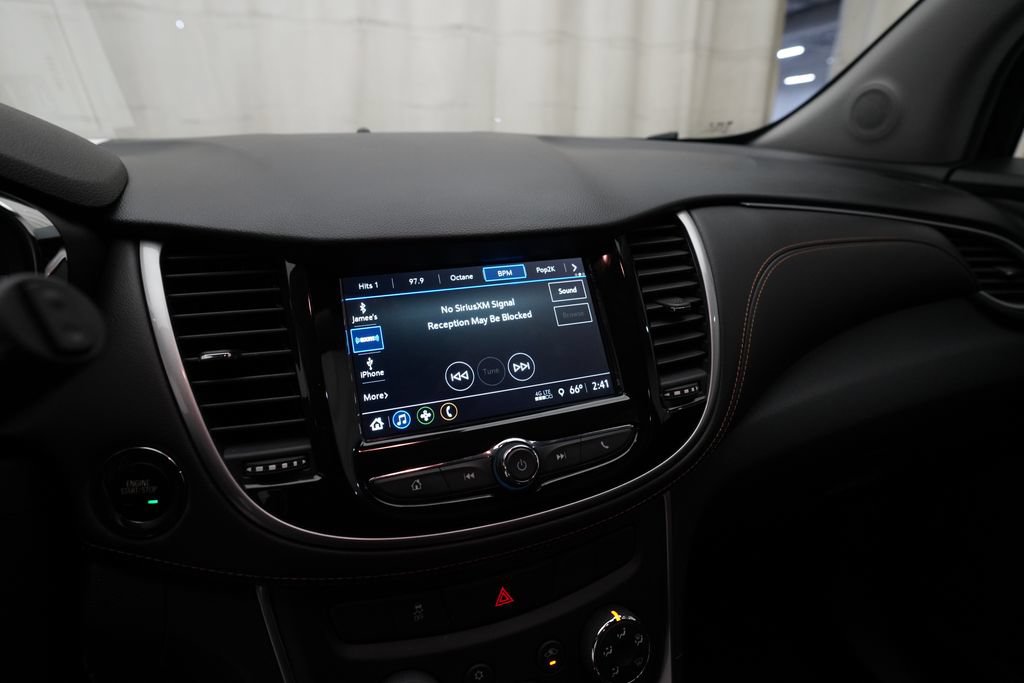 Used 2018 Chevrolet Trax LT w/ LT Convenience Package FWD image 6