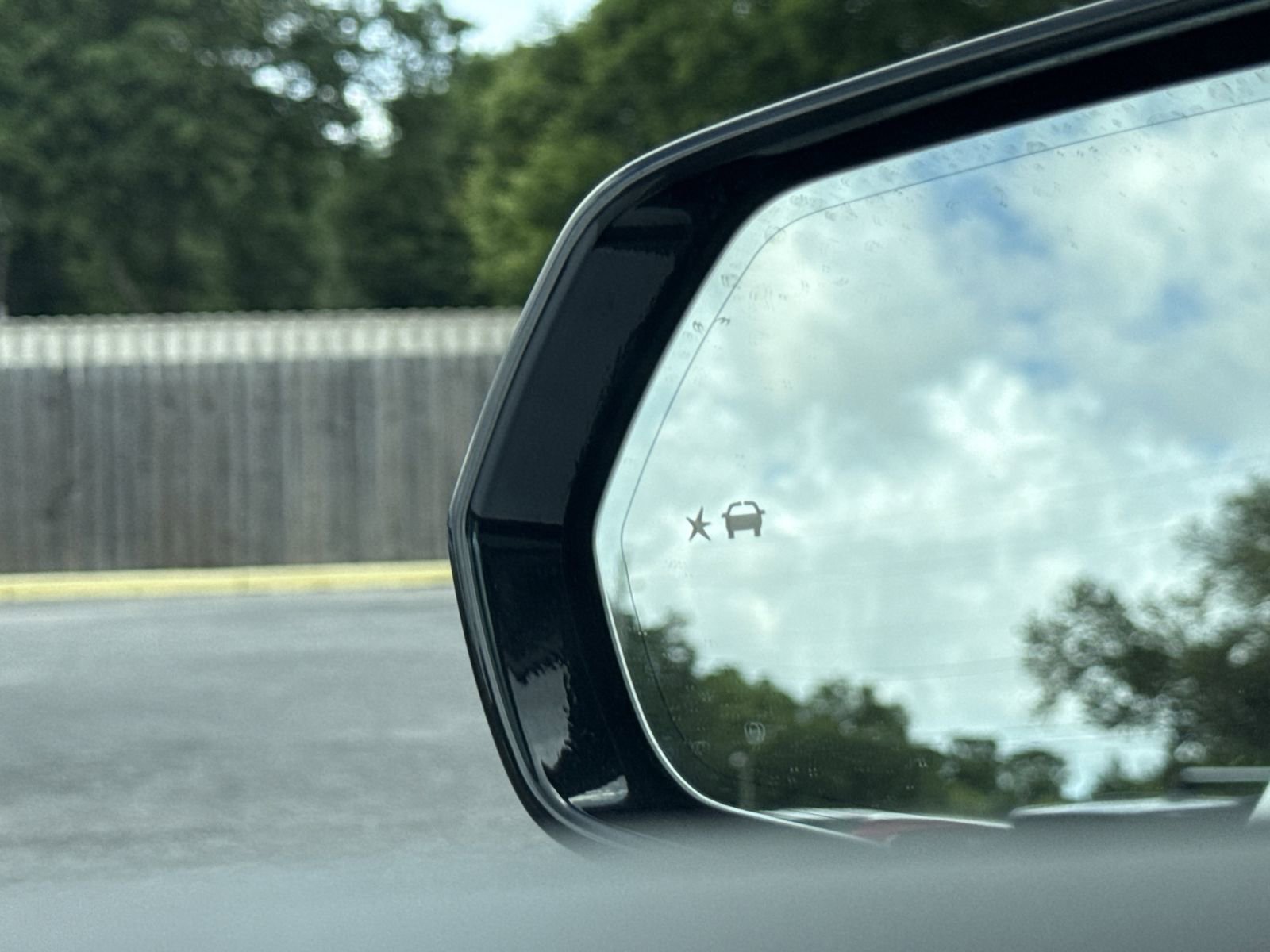 Used 2022 Cadillac XT4 Sport w/ Enhanced Visibility Package FWD image 16