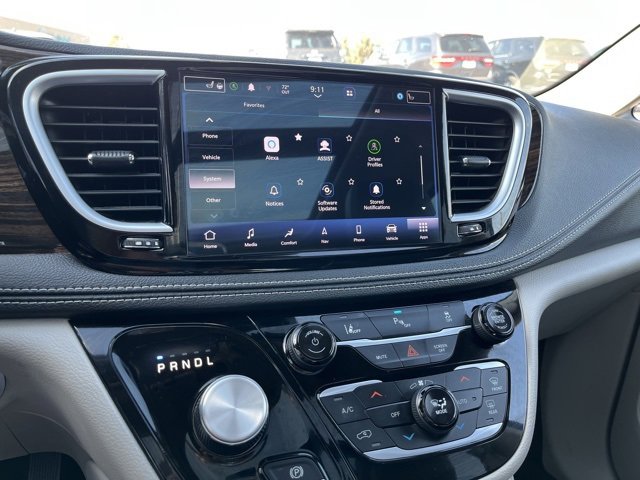 Used 2023 Chrysler Pacifica Limited image 51