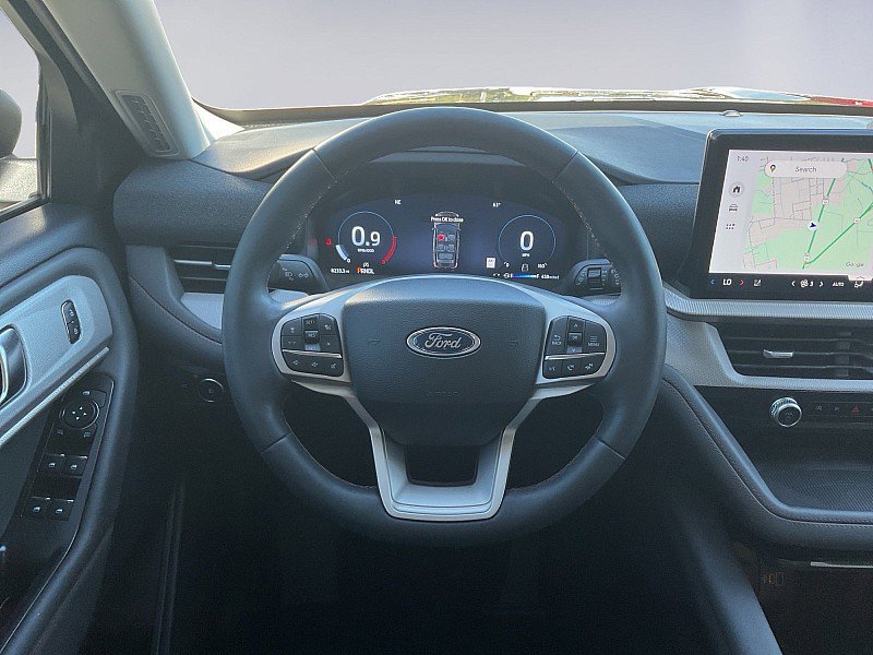 Used 2025 Ford Explorer ST image 39