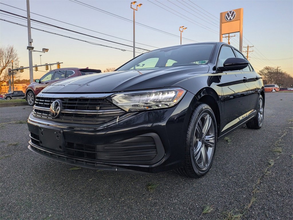 Certified 2024 Volkswagen Jetta SE image 8