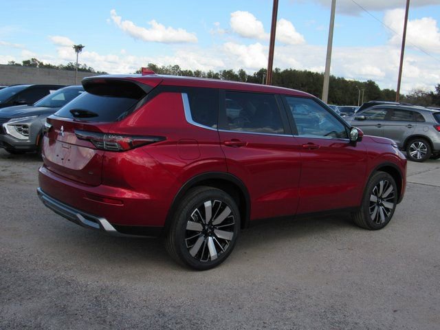 New 2026 Mitsubishi Outlander SE image 3