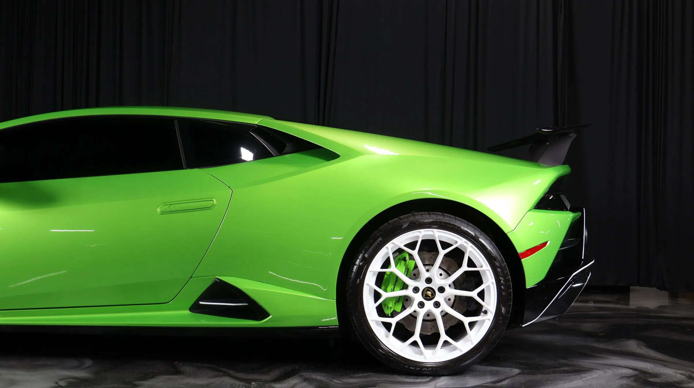 Used 2021 Lamborghini Huracan EVO image 3