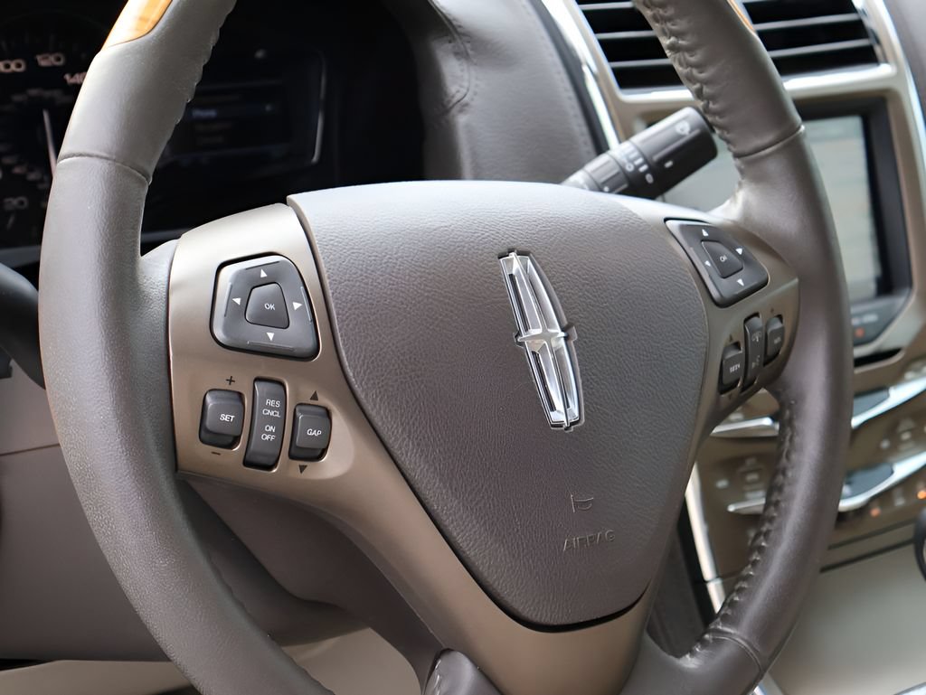 Used 2011 Lincoln MKX 2WD w/ 102A Rapid Spec Order Code image 19