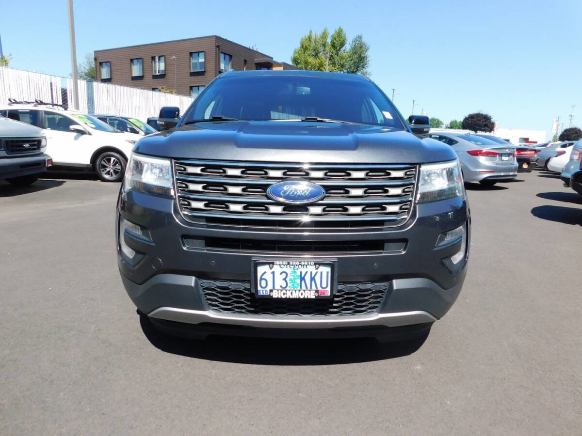 Used 2017 Ford Explorer XLT w/ Equipment Group 202A image 22