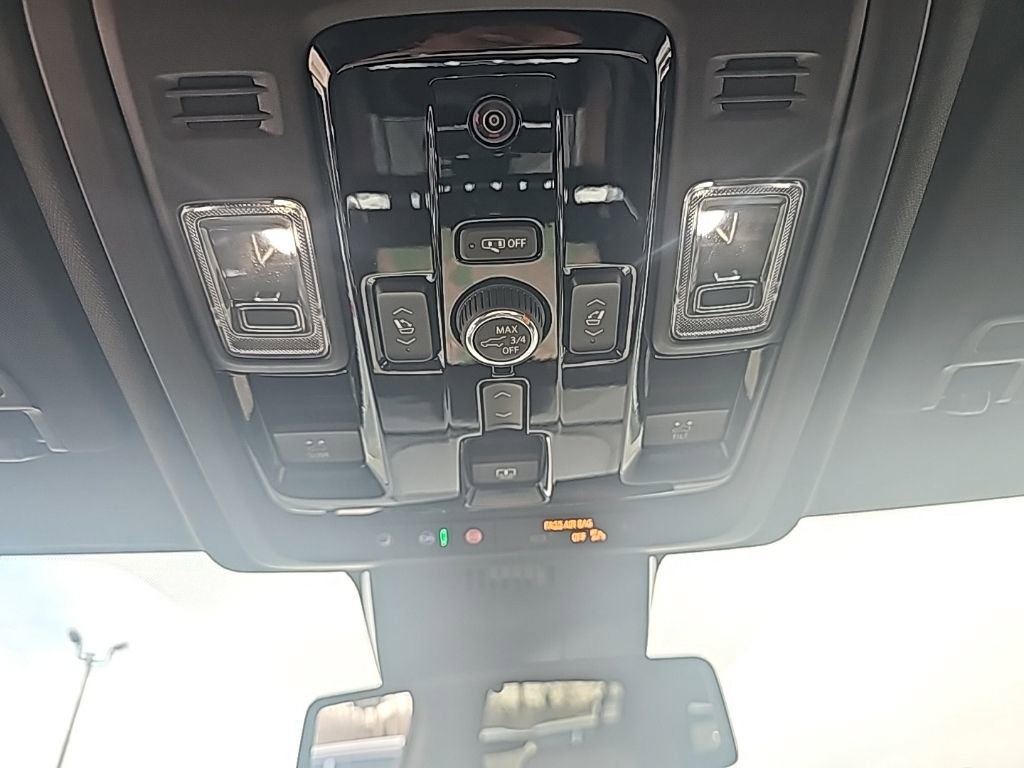 Used 2026 GMC Yukon XL Denali w/ Sun & Power Step Package AWD/4WD image 33