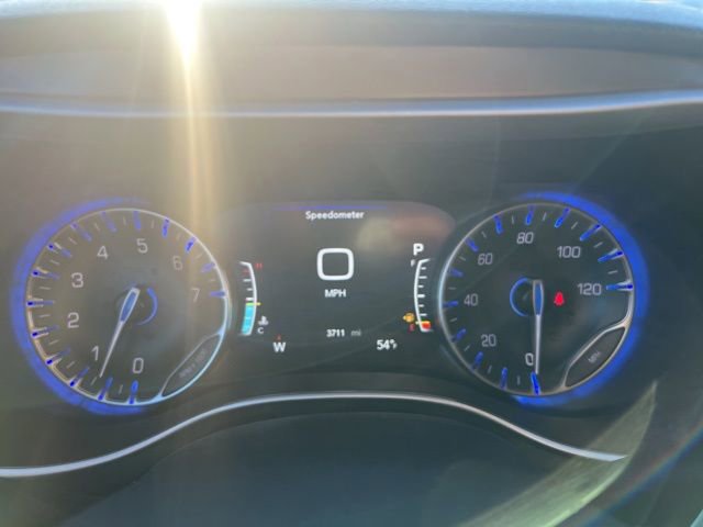 Used 2026 Chrysler Pacifica Select image 35