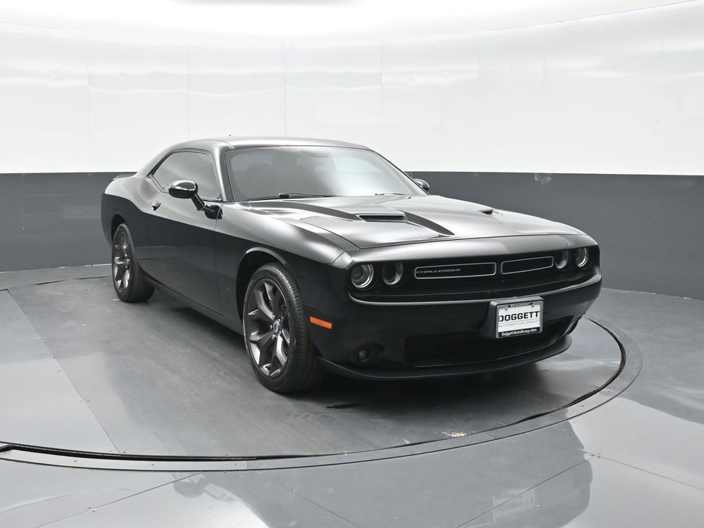 Used 2019 Dodge Challenger SXT w/ Plus Package image 6