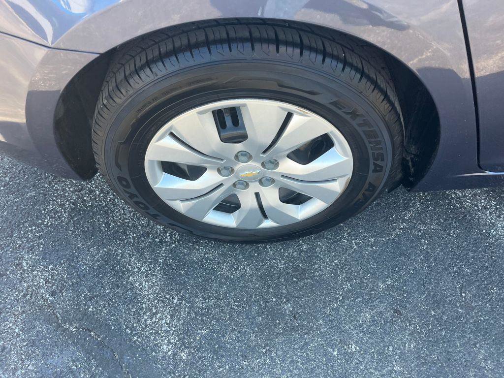 Used 2014 Chevrolet Cruze LS FWD image 29