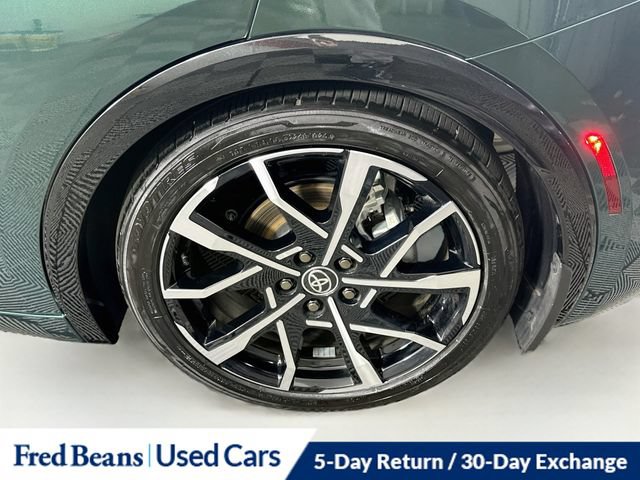 Used 2025 Toyota Prius Plug-In Hybrid FWD image 40