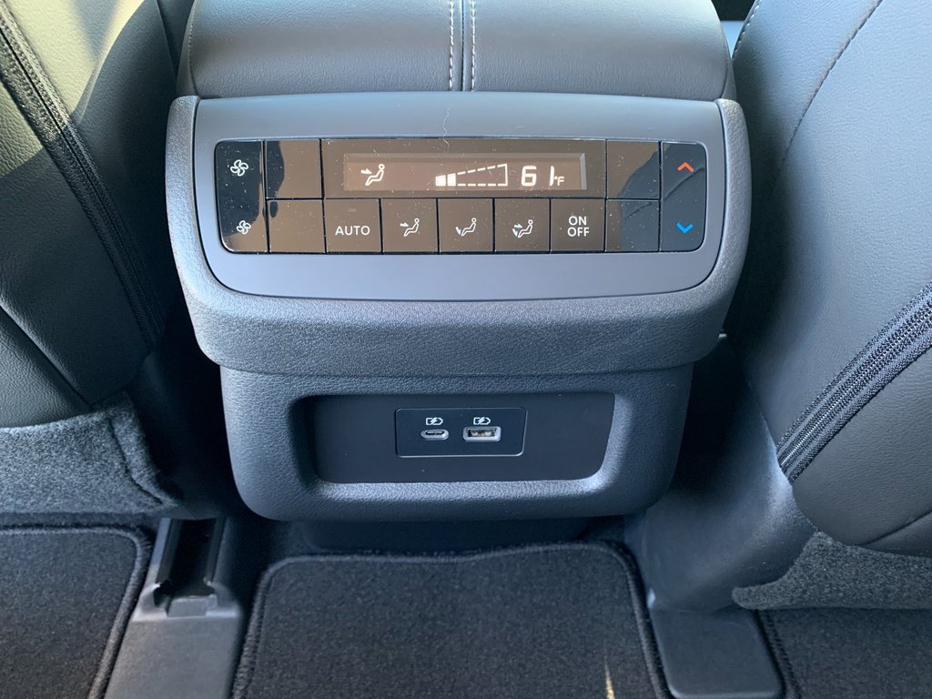 New 2025 Nissan Pathfinder SL image 9