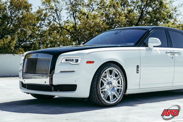 Used 2017 Rolls-Royce Ghost RWD image 53