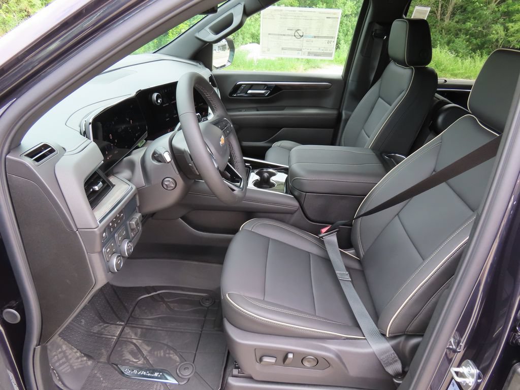 New 2026 Chevrolet Suburban Premier w/ Sun And Tow Package AWD/4WD image 25