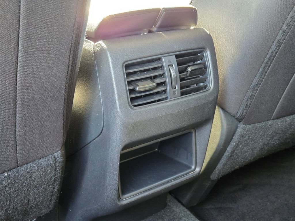 Used 2024 Nissan Rogue S image 16