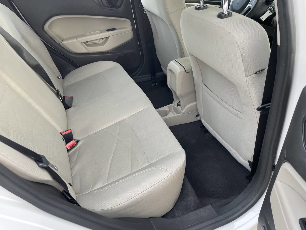 Used 2018 Ford Fiesta SE w/ Cold Weather Package FWD image 12
