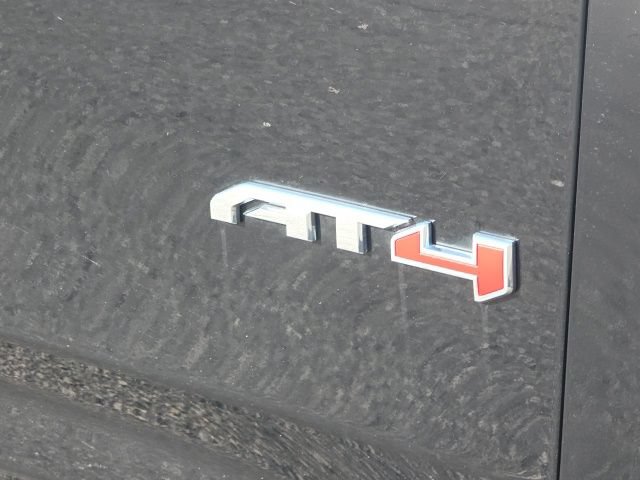 Used 2025 GMC Yukon AT4 Ultimate AWD/4WD image 13