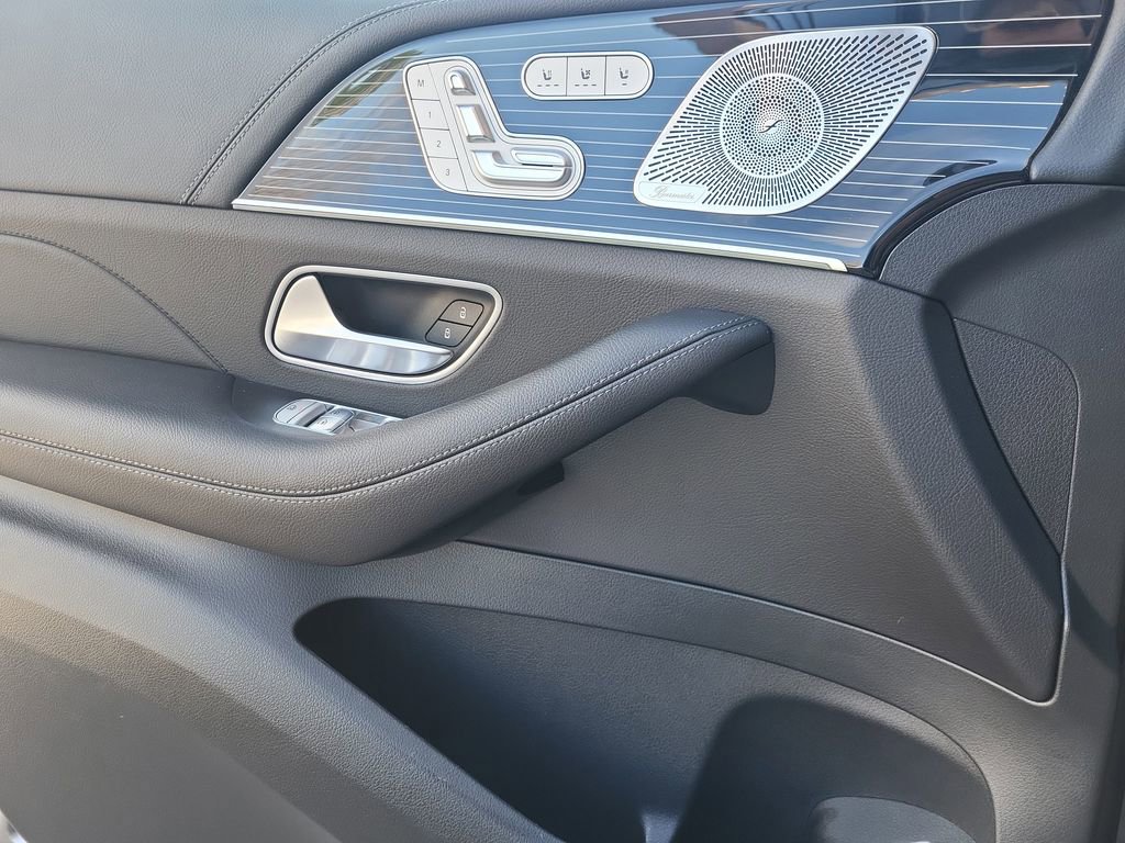 Used 2024 Mercedes-Benz GLS 450 4MATIC image 22