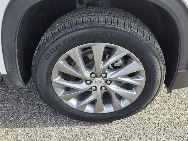 Certified 2025 Buick Enclave Preferred image 18