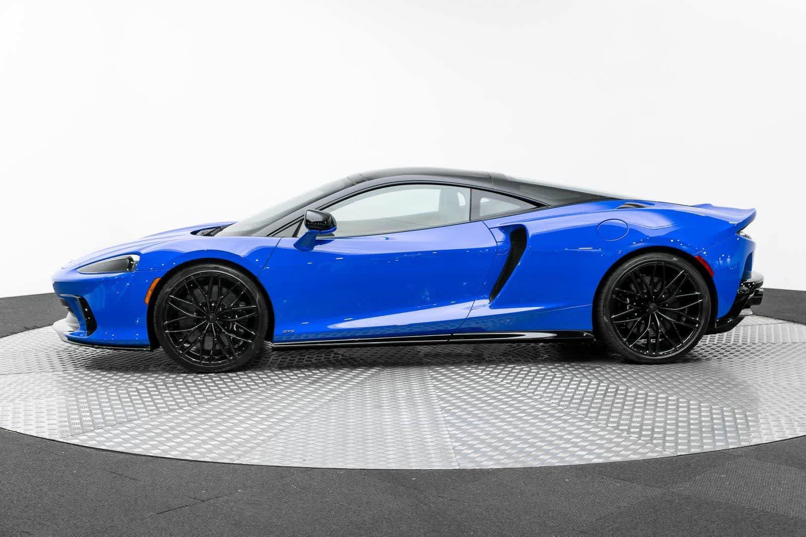 New 2025 McLaren GTS RWD image 3