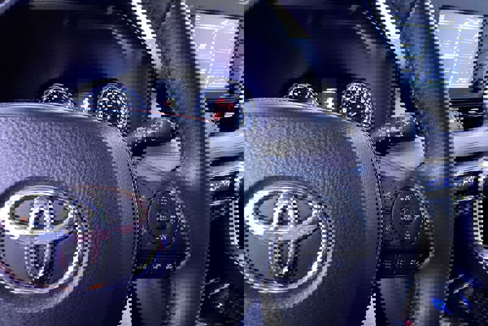 Used 2020 Toyota RAV4 XLE Premium image 20