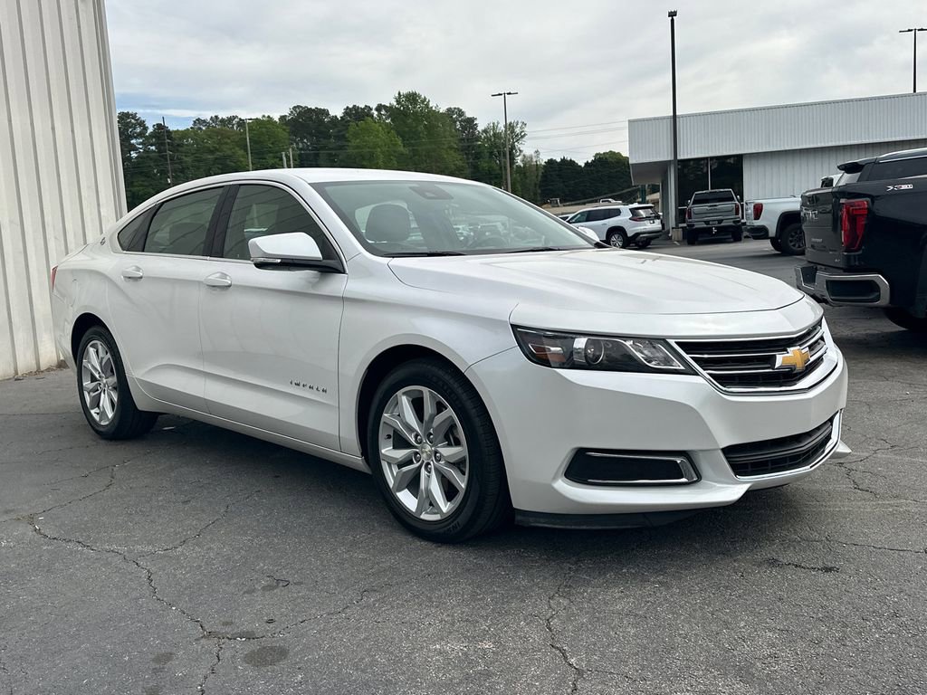 Used 2017 Chevrolet Impala LT w/ Convenience Package image 4