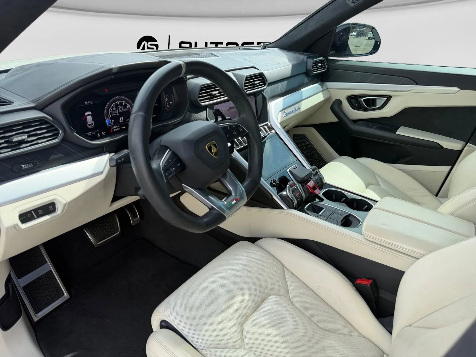 Used 2019 Lamborghini Urus image 11