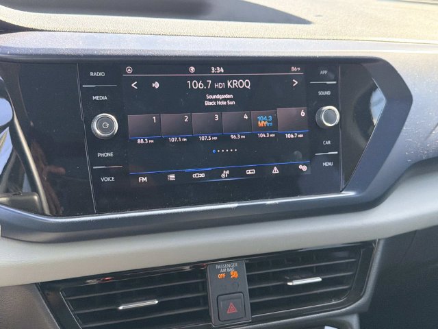 Certified 2023 Volkswagen Taos SE w/ Panoramic Sunroof Package FWD image 20