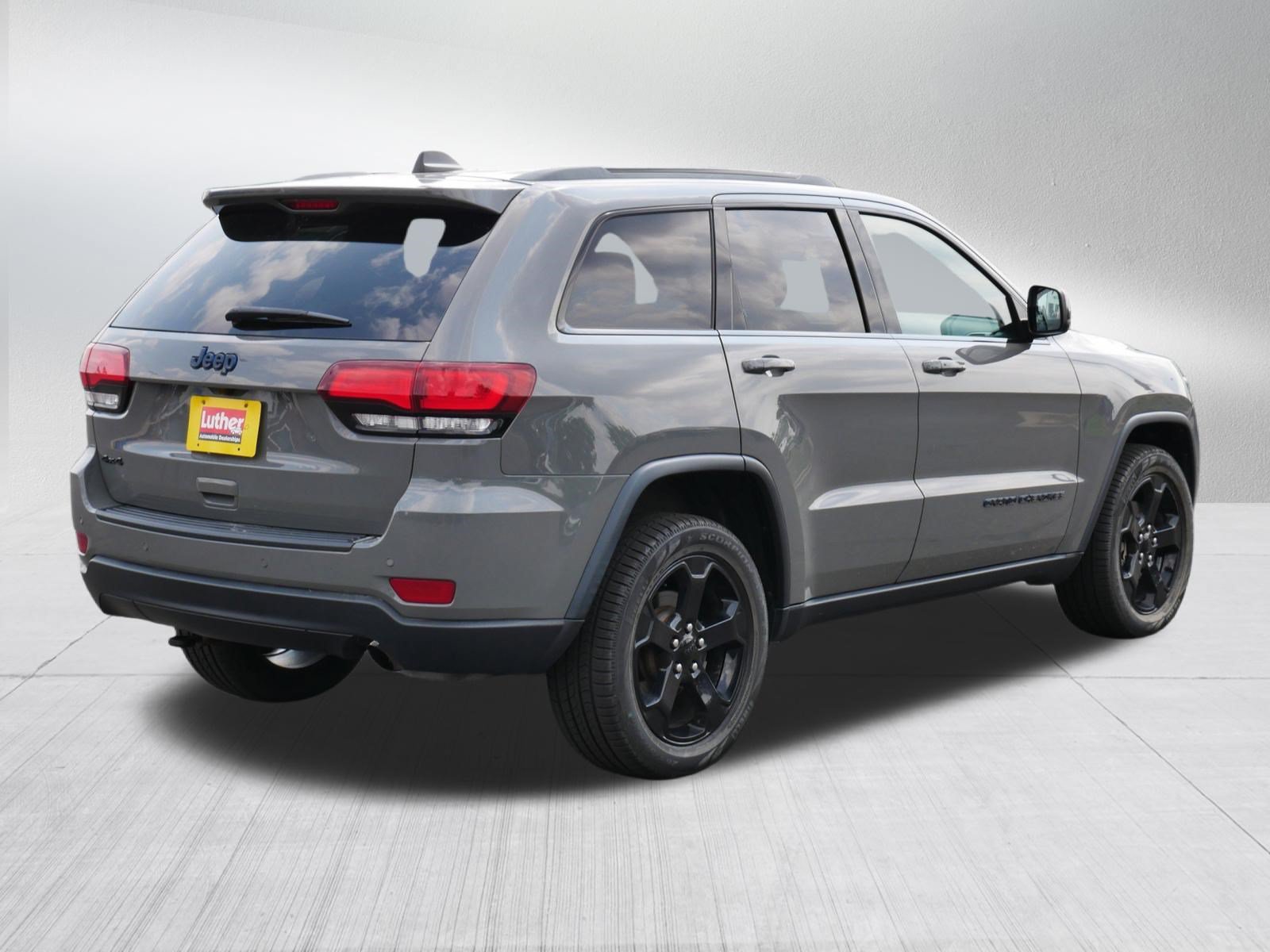Used 2020 Jeep Grand Cherokee Laredo AWD/4WD image 7