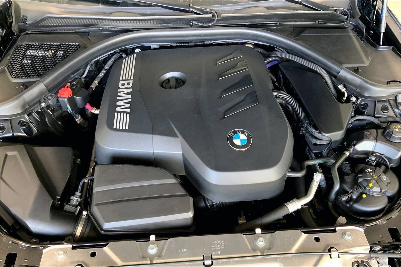 Used 2025 BMW 330i xDrive Sedan AWD/4WD image 9
