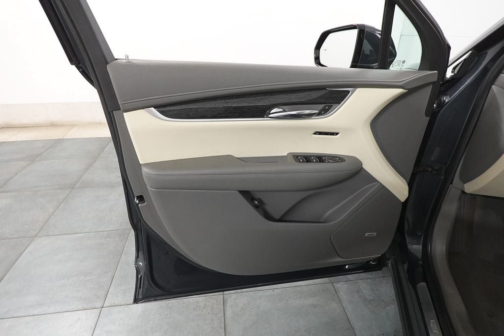 Used 2021 Cadillac XT6 Premium Luxury FWD image 24