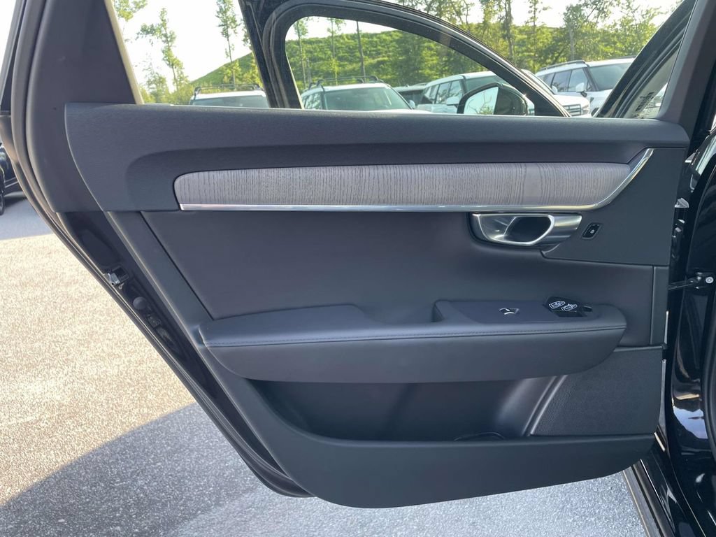 Used 2025 Volvo S90 B6 Plus AWD/4WD image 2