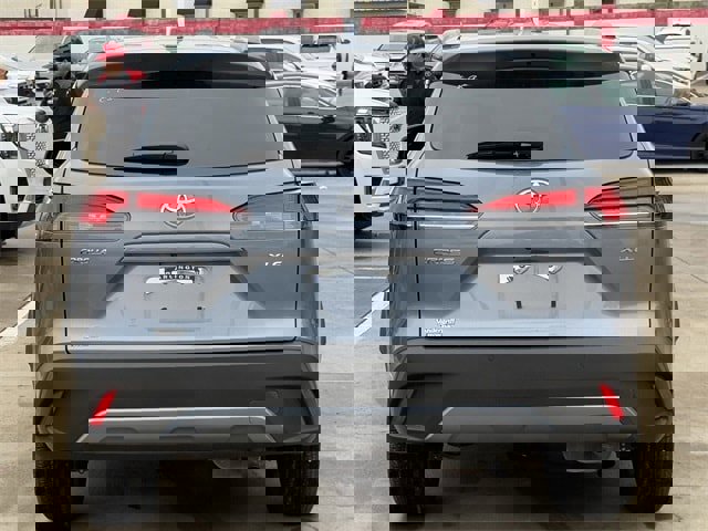 Used 2023 Toyota Corolla Cross XLE image 5