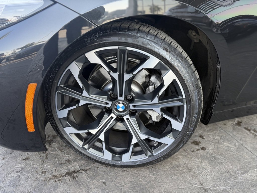 Used 2025 BMW 430i Coupe w/ Convenience Package image 5