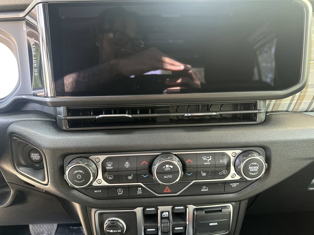 New 2026 Jeep Gladiator Sport AWD/4WD image 27