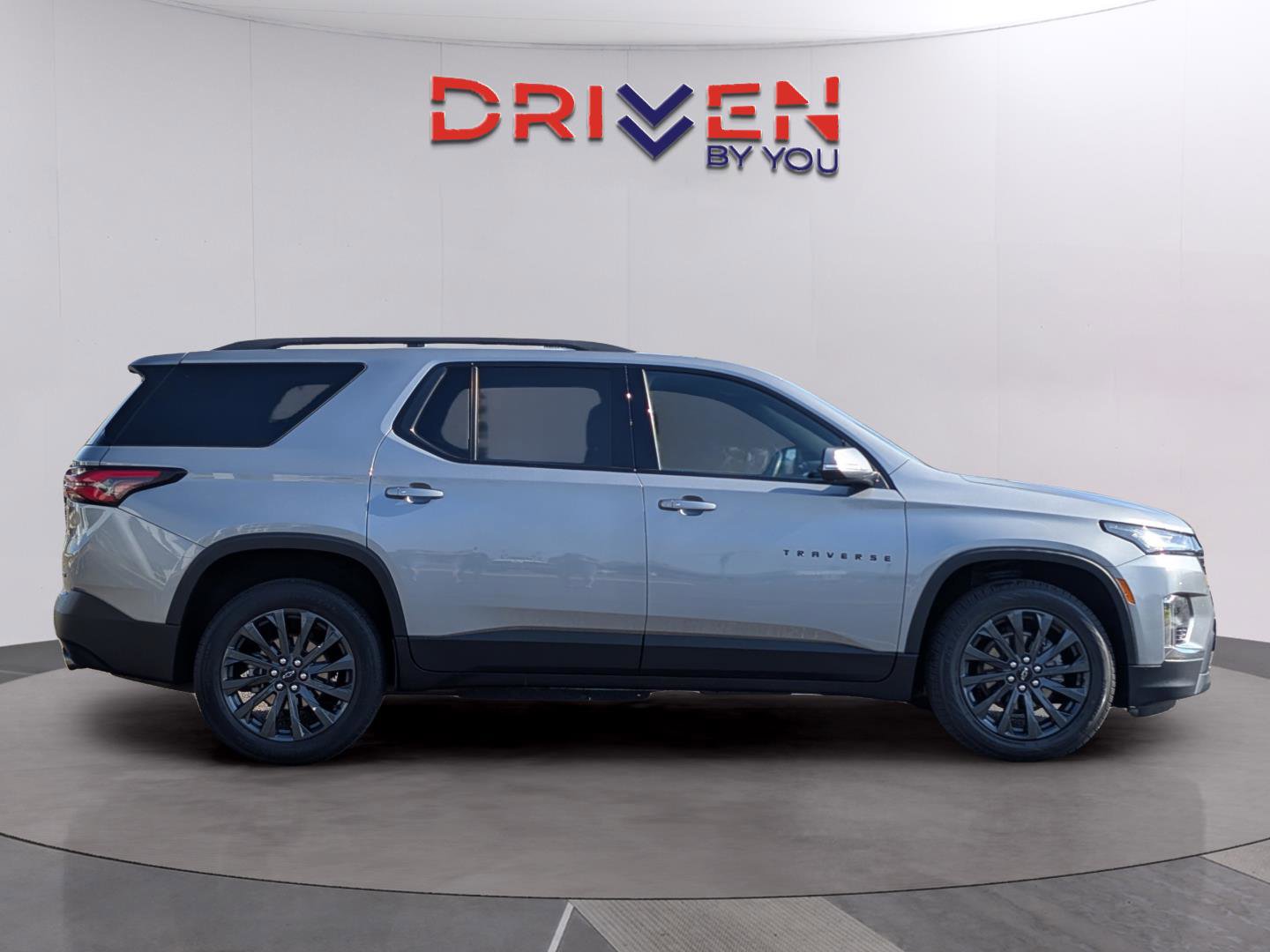 Used 2023 Chevrolet Traverse RS image 6