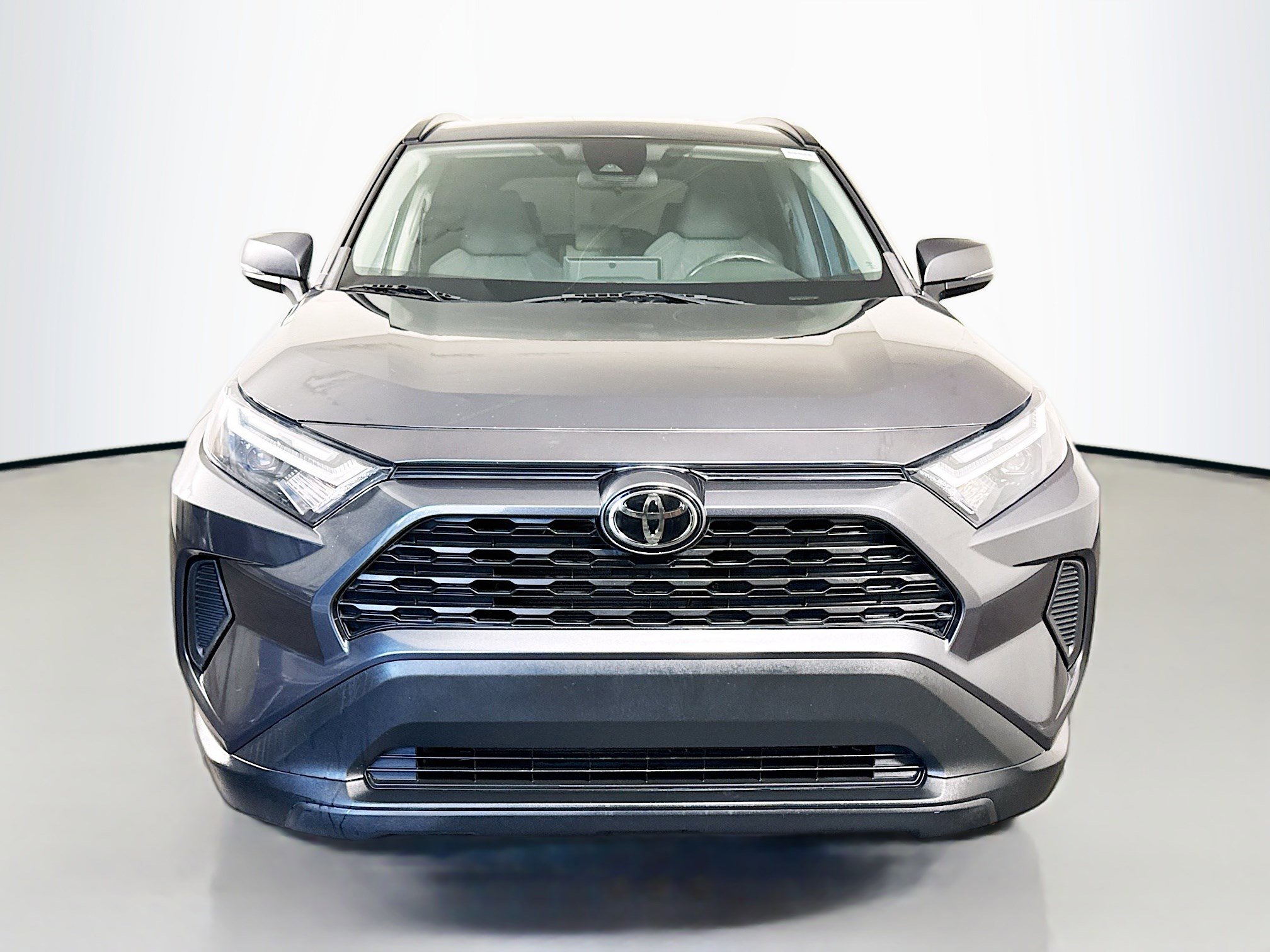 Used 2022 Toyota RAV4 XLE image 2