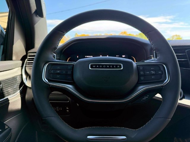 Used 2023 Jeep Wagoneer Series II AWD/4WD image 21