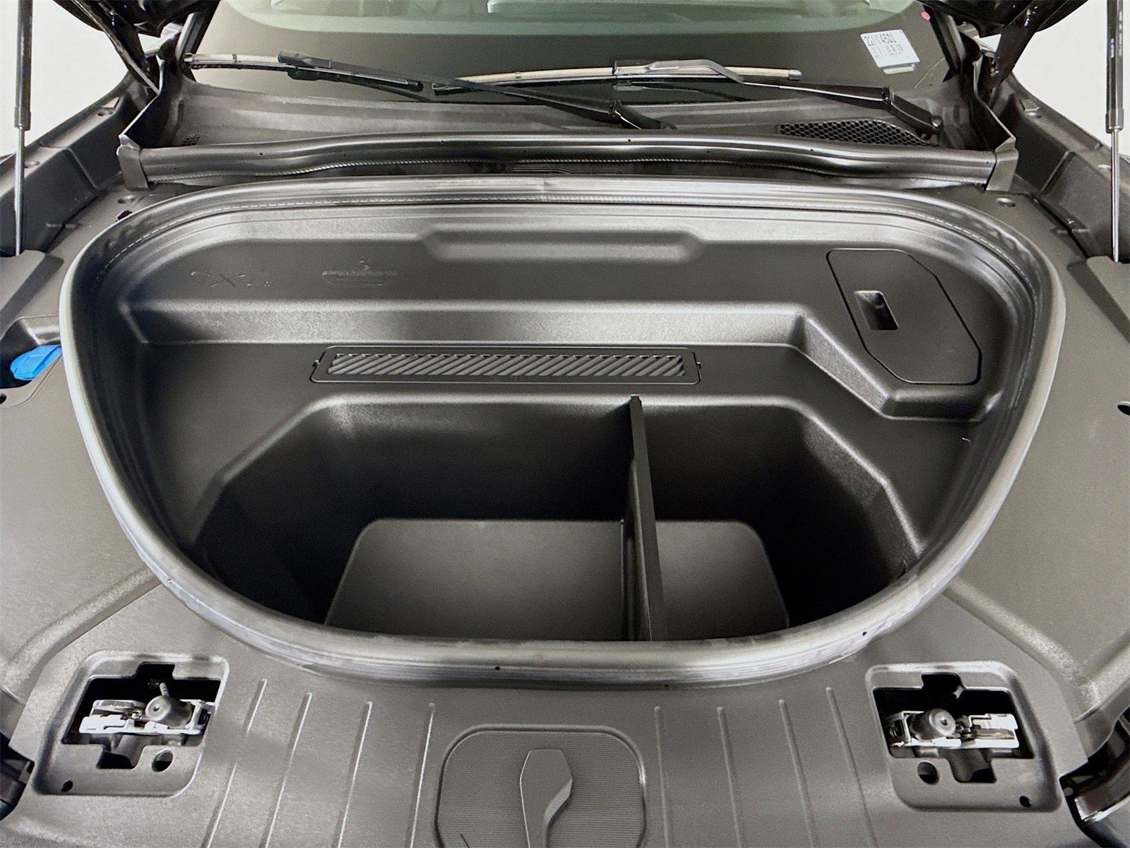 Certified 2025 Audi Q6 e-tron Premium w/ Convenience Package image 30