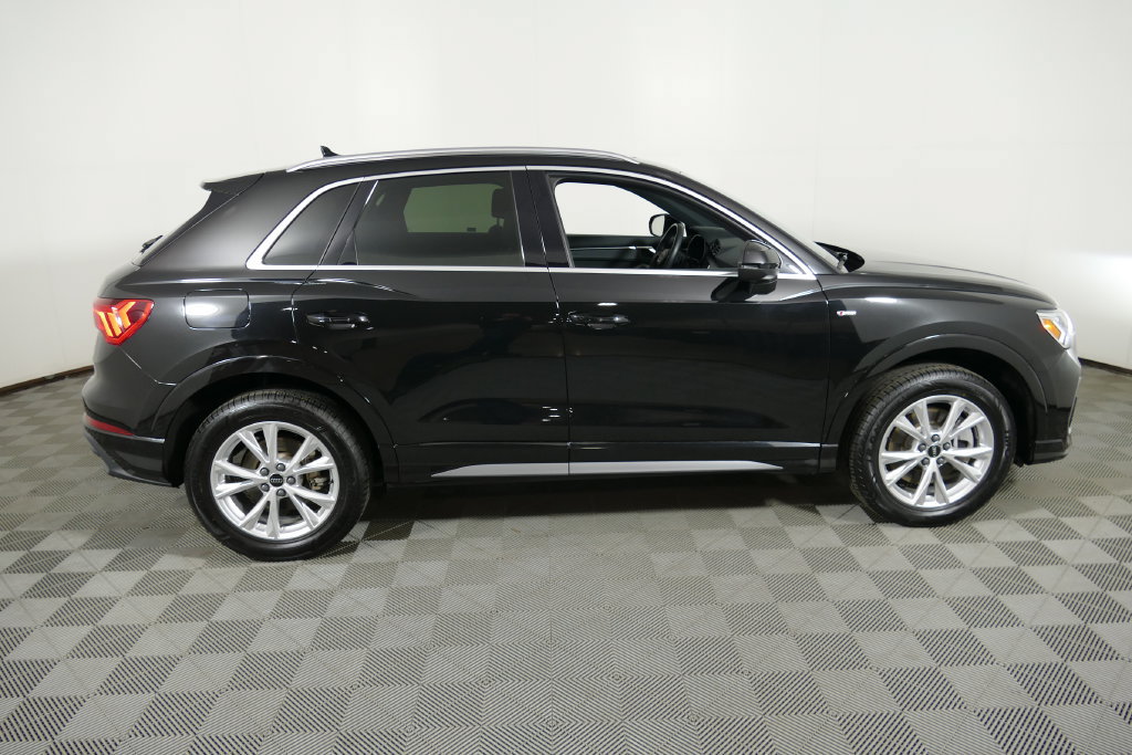 Used 2023 Audi Q3 2.0T Premium AWD/4WD image 2
